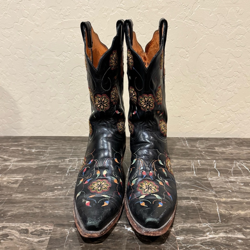 Lucchese Black Leather Floral Embroidered Cowboy Boots - Picture 5 of 13